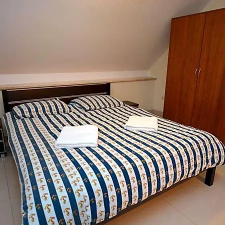 Dwor Osieczek 3* Pniewy (Masovia)
