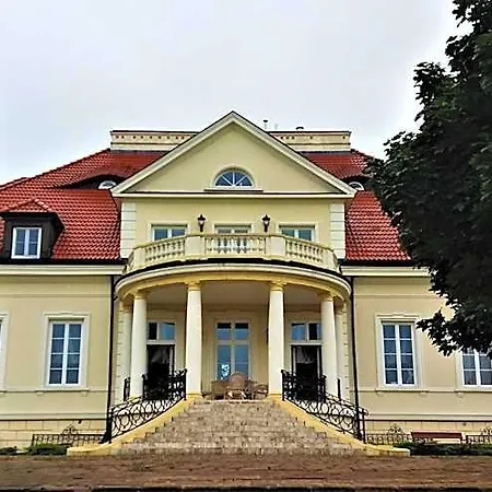 Dwor Osieczek 3* Pniewy (Masovia)