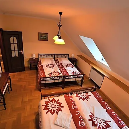 بيت ضيافة Dwor Osieczek Pniewy (Masovia)