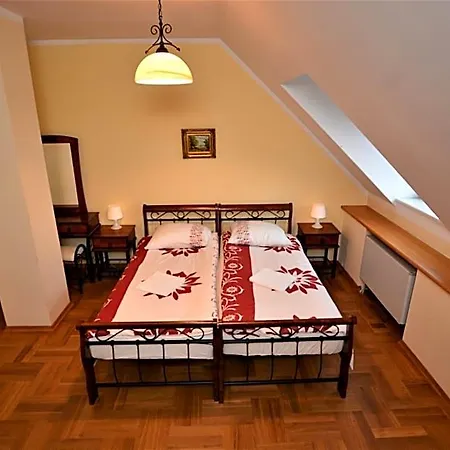 Dwor Osieczek Pniewy (Masovia)