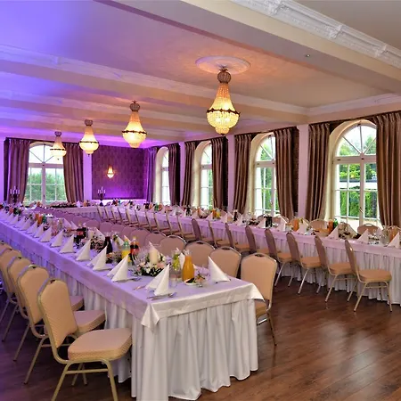 Dwor Osieczek Penzion Pniewy (Masovia)