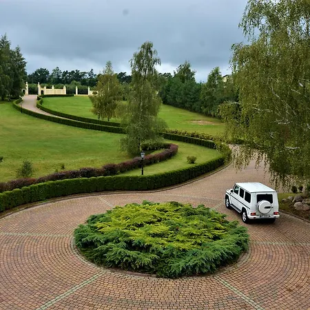 게스트하우스 Dwor Osieczek