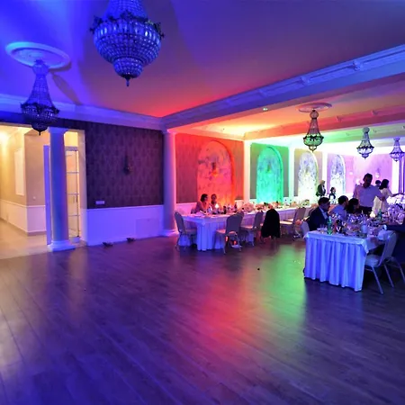 Dwor Osieczek 게스트하우스 Pniewy (Masovia)