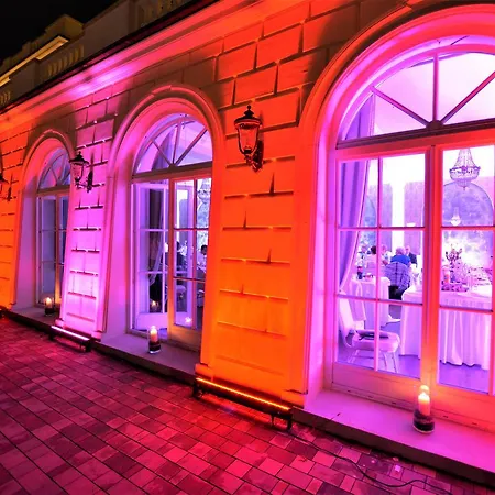 Dwor Osieczek Penzion