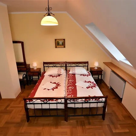 게스트하우스 Dwor Osieczek 3*