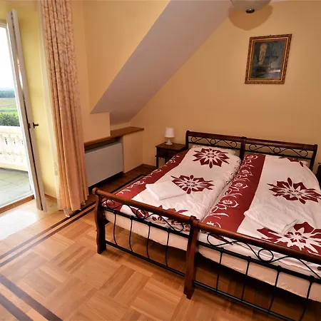 Dwor Osieczek Penzion