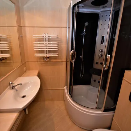 Dwor Osieczek Pniewy (Masovia)