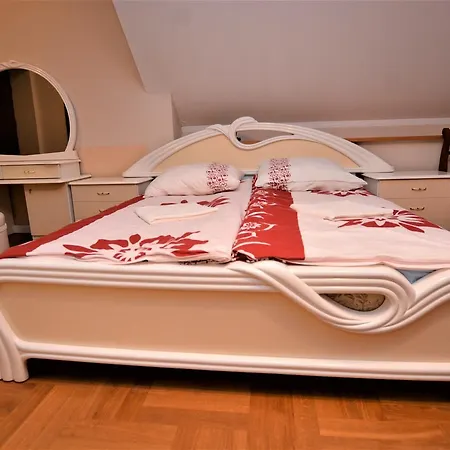 Dwor Osieczek 게스트하우스