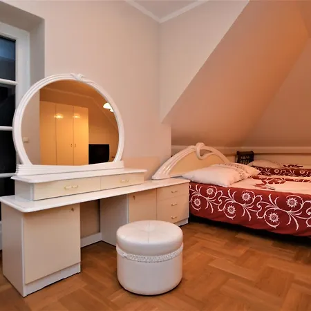 بيت ضيافة Dwor Osieczek Pniewy (Masovia)