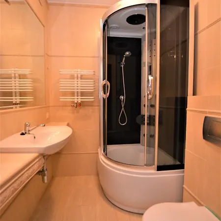 Dwor Osieczek 게스트하우스 3*