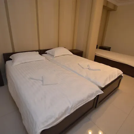 Dwor Osieczek Pniewy (Masovia)