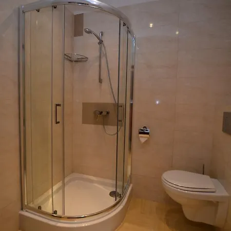 Dwor Osieczek 게스트하우스 3*