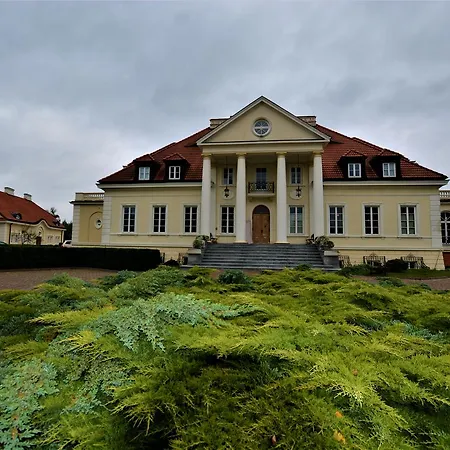 Dwor Osieczek Penzion Pniewy (Masovia)